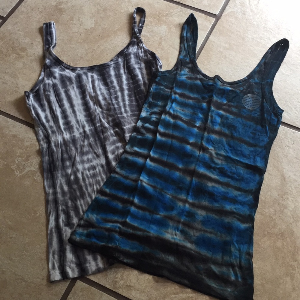 Lot of 2 tops